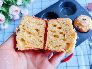 14、爆头香蕉蔓越莓麦芬蛋糕,切开内部柔软香甜，外层酥脆，香蕉味浓郁