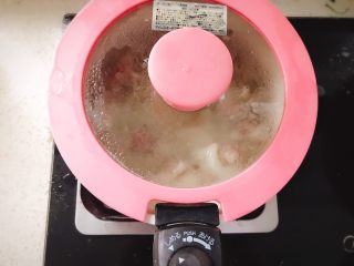 21、牛肉蔬菜小馄饨 宝宝辅食,继续中小火焖煮