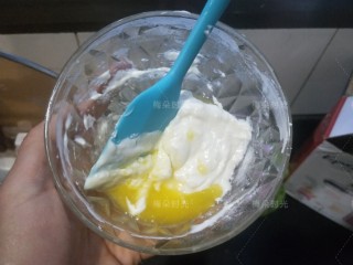 5、父亲节——父爱如山彩绘蛋糕,倒入放凉的黄油