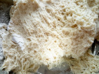 11、豆渣奶香馒头,用手拔开都是风窝就可以做了。