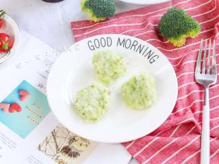 4、西兰花鱼丸,完成。