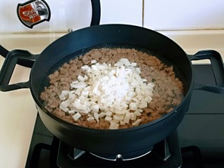 11、香菇豆腐汤,再加入焯水的豆腐丁。