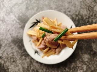 11、茭白炒肉丝,来吧～荤素合并～