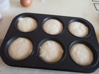 12、椰蓉小蛋糕,面糊倒入模具