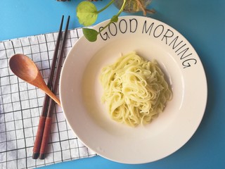 14、#宝宝辅食#西红柿鸡蛋拌面,面条捞出摆盘