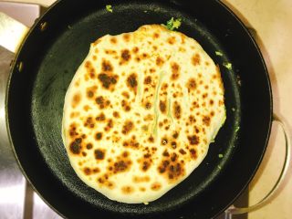 13、产后宜食 油菜香菇馅饼,完成，出锅准备吃喽