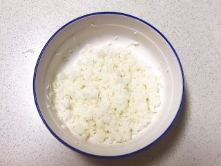 11、宝宝健康食谱  迷你小寿司,充分调匀