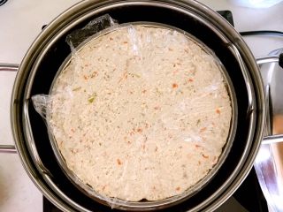 19、什锦肉末豆腐蒸糕,放入蒸锅,水开后蒸20分钟
