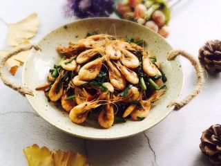 26、韭菜炒小白虾,好好享受美食！