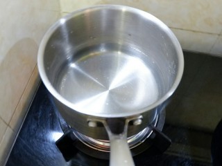 13、宝宝辅食 番茄冬瓜肉丸汤面,另取一锅，烧水