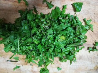 11、这碗粥山海结合，促进消化降血压，还可防癌呢,切碎荠菜