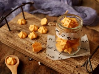 16、胡萝卜溶豆,成品图;