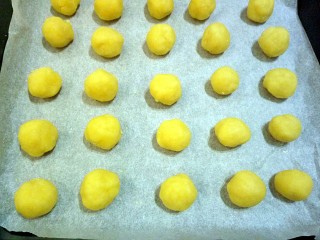 10、辅食计划~芝麻小酥饼,摆到烤盘