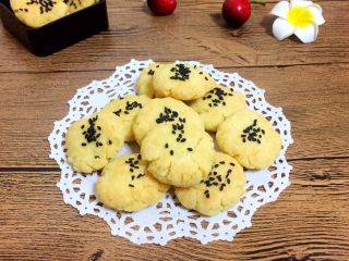 14、辅食计划~芝麻小酥饼,成品，又香又酥！