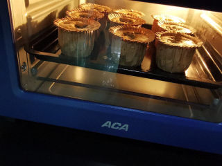 19、万圣节的南瓜派对,烤箱170度预热，烤15分钟左右即可