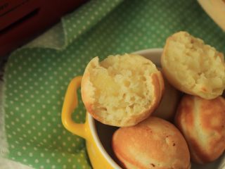 9、香蕉蛋糕球,浓郁香蕉味，小巧又可爱，还能吃到里面颗粒的香蕉