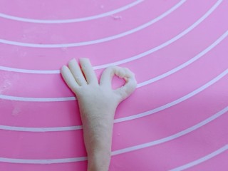 15、????高逼格馒头~一切OK表情包,大拇指与食指搓长,做成OK的手势!