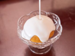 4、红薯泥甜品 ,淋上几勺酸奶，可以看我之前做的浓稠酸奶食谱。