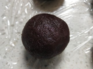 7、高颜值彩色蛋黄酥,蛋黄酥的馅料就准备好了