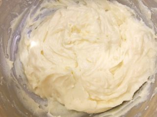 6、芝士控最爱的蔓越莓芝士条,打发至顺滑