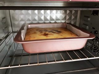 13、芝士控最爱的蔓越莓芝士条,出炉等凉透后放入冰箱冷藏几个小时