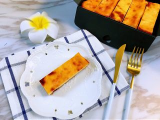 14、芝士控最爱的蔓越莓芝士条,脱模切块