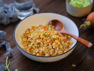 16、酱油蛋炒饭,盛出享用吧