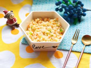 7、【宝宝辅食】12M+，虾松杂蔬炒饭,虾松杂蔬炒饭 get ✔，满足宝宝的胃，美翻你的心~