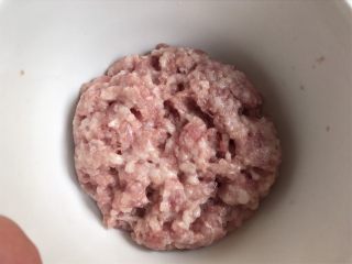 1、吃豆腐～豆腐窝蛋,猪肉剁碎