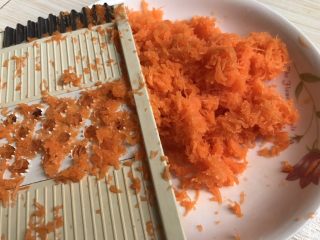 3、吃豆腐～豆腐窝蛋,红萝卜擦蓉