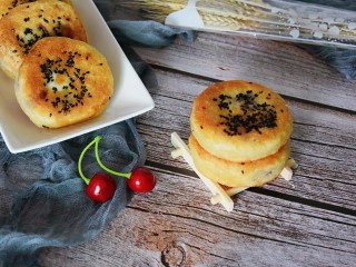 22、紫薯烧饼,美味的紫薯烧饼就做好了。