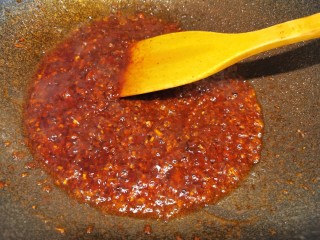 10、酱香饼家常做法,翻炒出香味