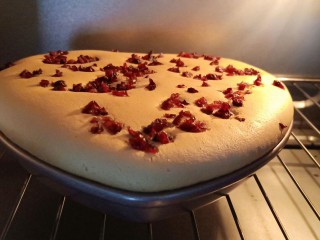 8、蔓越莓戚风蛋糕 酸甜绵柔,蔓越莓戚风蛋糕在慢慢地爬高。