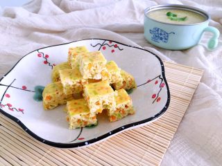 14、蔬菜豆腐虾泥糕,搭配浓汤或粥，美味可口！（话说我家宝宝一口一个，光盘了????）