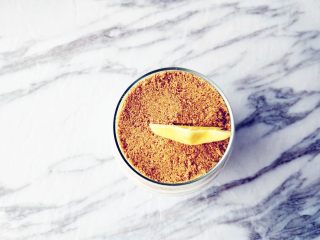 12、奶油木糠杯,俯视图