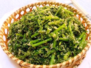 10、粉蒸茼蒿,茼蒿的营养价值很丰富口感还棒棒滴