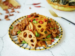 12、#猪年#莲藕炒肉,装盘成品~敏茹意作~莲藕炒肉