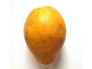 1、木瓜水果船#甜蜜美味#,新鲜木瓜洗净去蒂备用