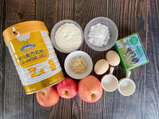 1、苹果千层蛋糕,准备所需食材