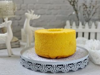 15、 美容养颜、营养健康的南瓜戚风蛋糕,成品图