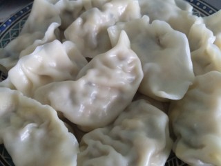 10、冬瓜饺子,饺子盛上盘。