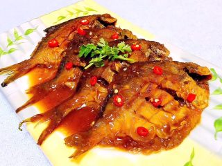 11、干烧鲳鱼,鲳鱼肉质细嫩营养丰富