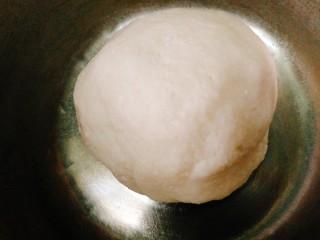 9、辅食计划+水晶紫薯卷,揉成面团