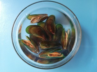 4、#宝宝辅食#补锌青口馄饨,捞出过凉水