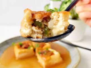 8、宝宝辅食：豆腐箱（肉末酿豆腐）,咬一口，鲜嫩多汁，口感柔嫩