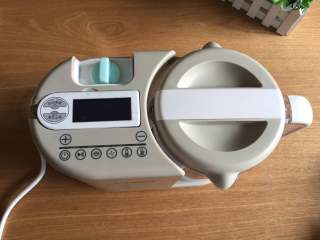 6、婴儿辅食之南瓜米糊,盖紧盖子；