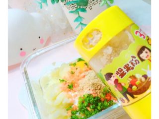 8、8+蔬菜土豆????条,加坚果????粉，补钙，补脑