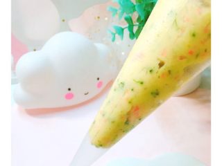 10、8+蔬菜土豆????条,装进裱花袋