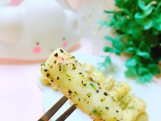 12、8+蔬菜土豆????条,最后撒点海苔黑芝麻粉就大功告成啦