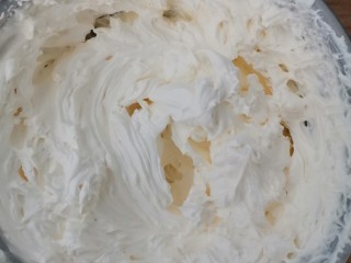 11、卡通手绘蛋糕卷,加糖打发奶油